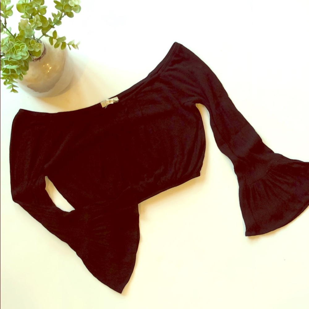 LA Hearts Black off shoulder bell sleeve crop, S